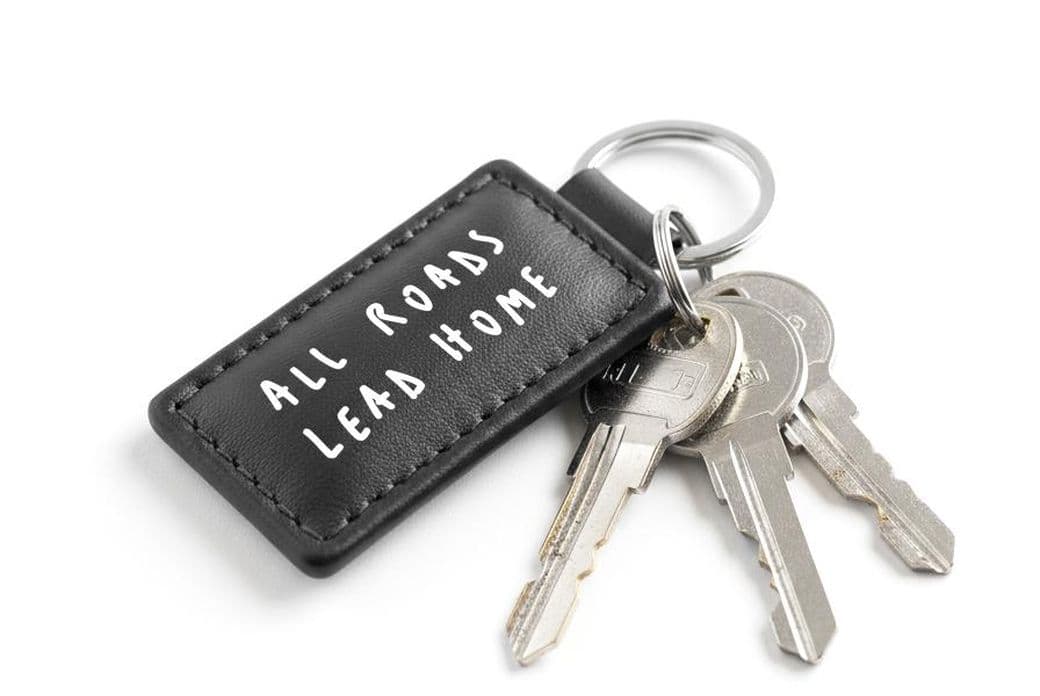 portachiavi in pelle all roads lead home e delle chiavi