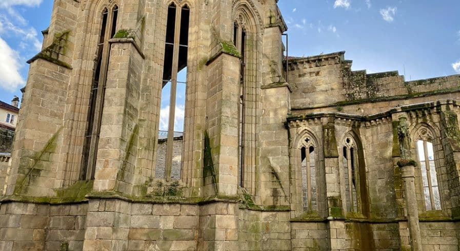 Part de les ruïnes de Santo Domingo - es veu una antiga església abandonada.